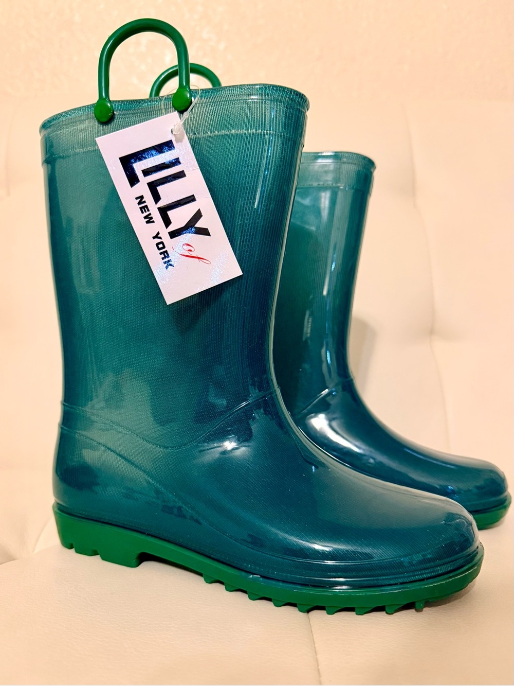 Lilly of New York Kids Teal Rain Boots with Green Soles size Y1